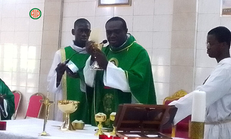 Le Père Yvon Dié-Kacou célèbre ses 12 ans de sacerdoce avec gratitude envers Dieu en Côte d'Ivoire